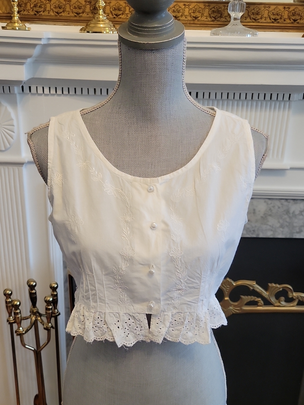 Vintage 90's Embroidered Crop Top